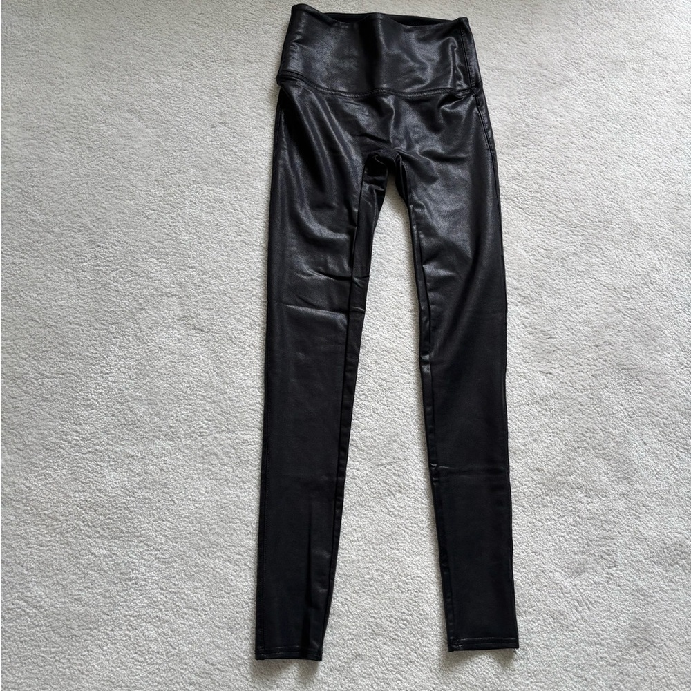 Jane and Bleecker Shimmering Gray Leggings